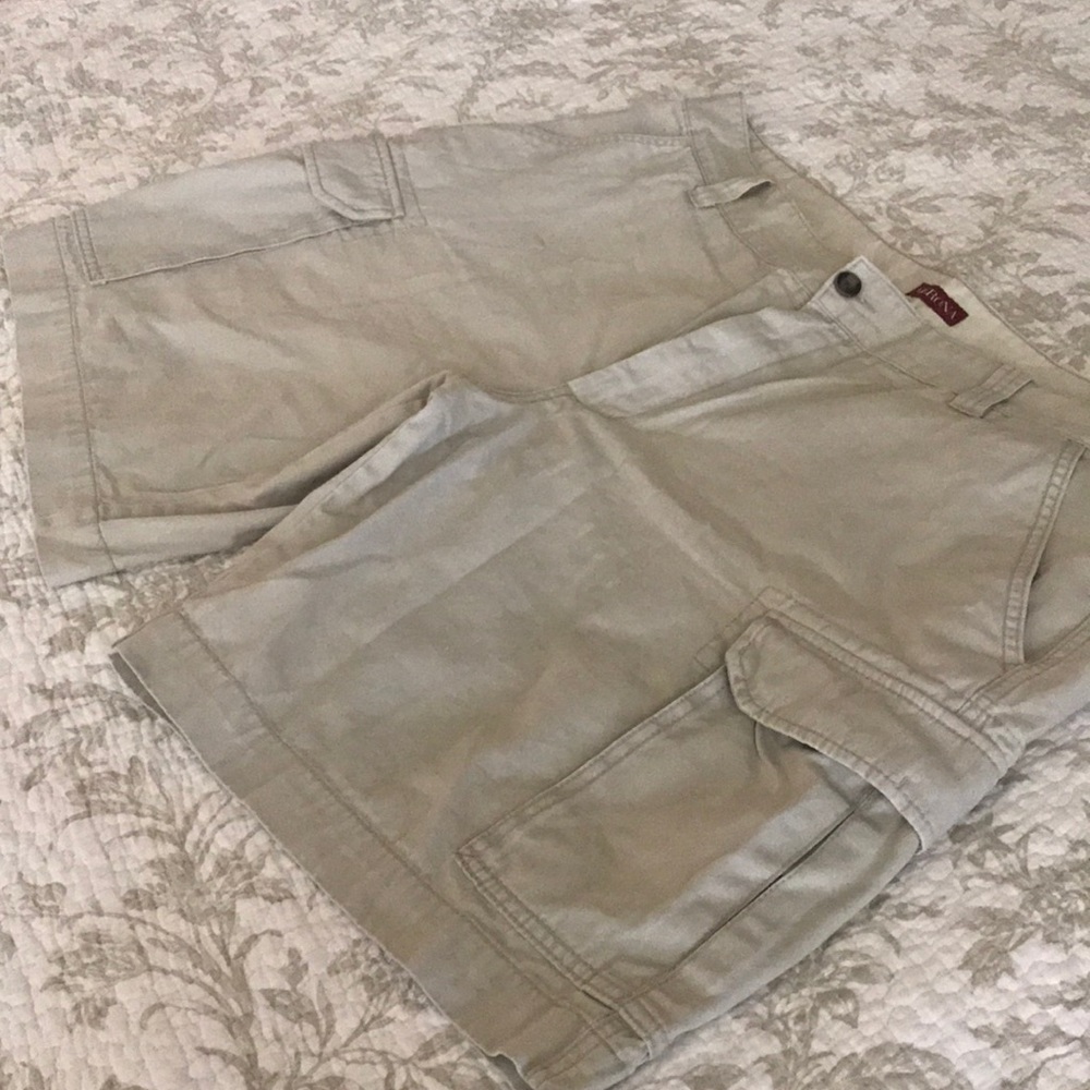 Men’s cargo shorts